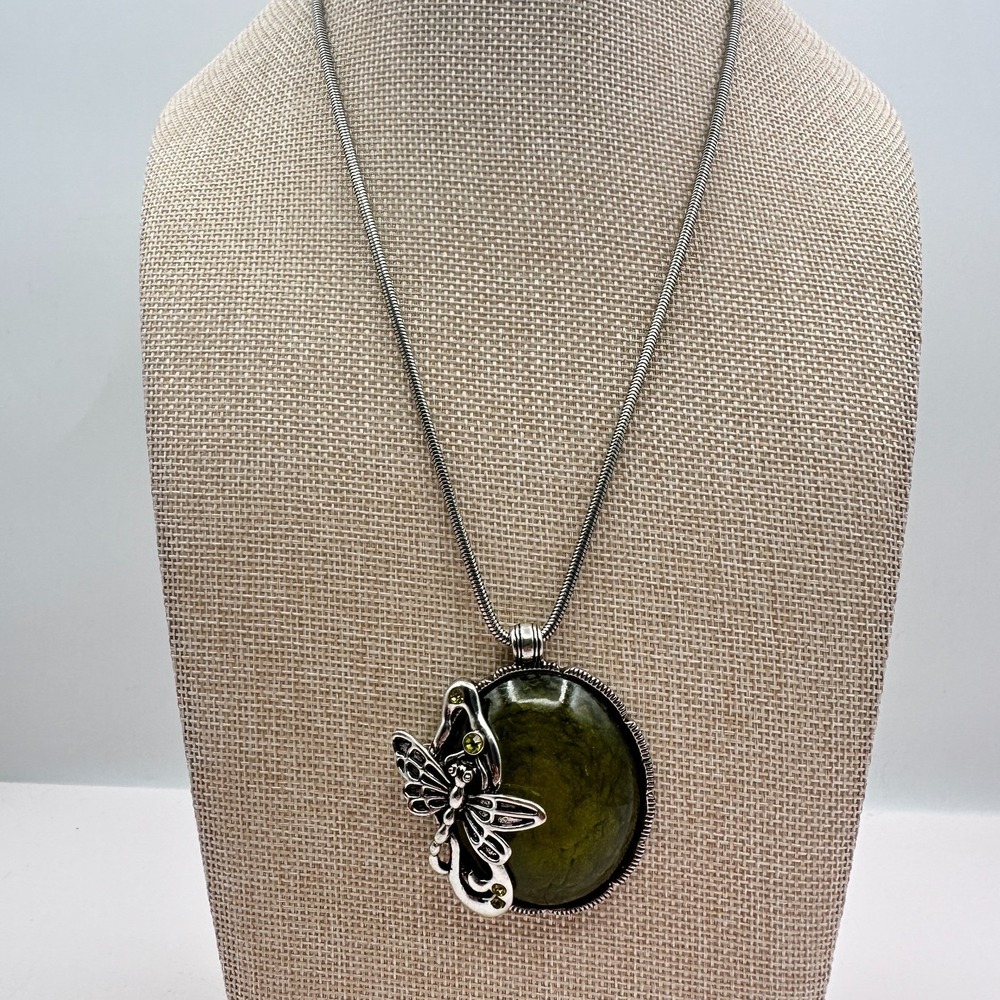 Vintage 90s Silver Tone Dragonfly Pendant Necklace Green Glass Boho Jewelry